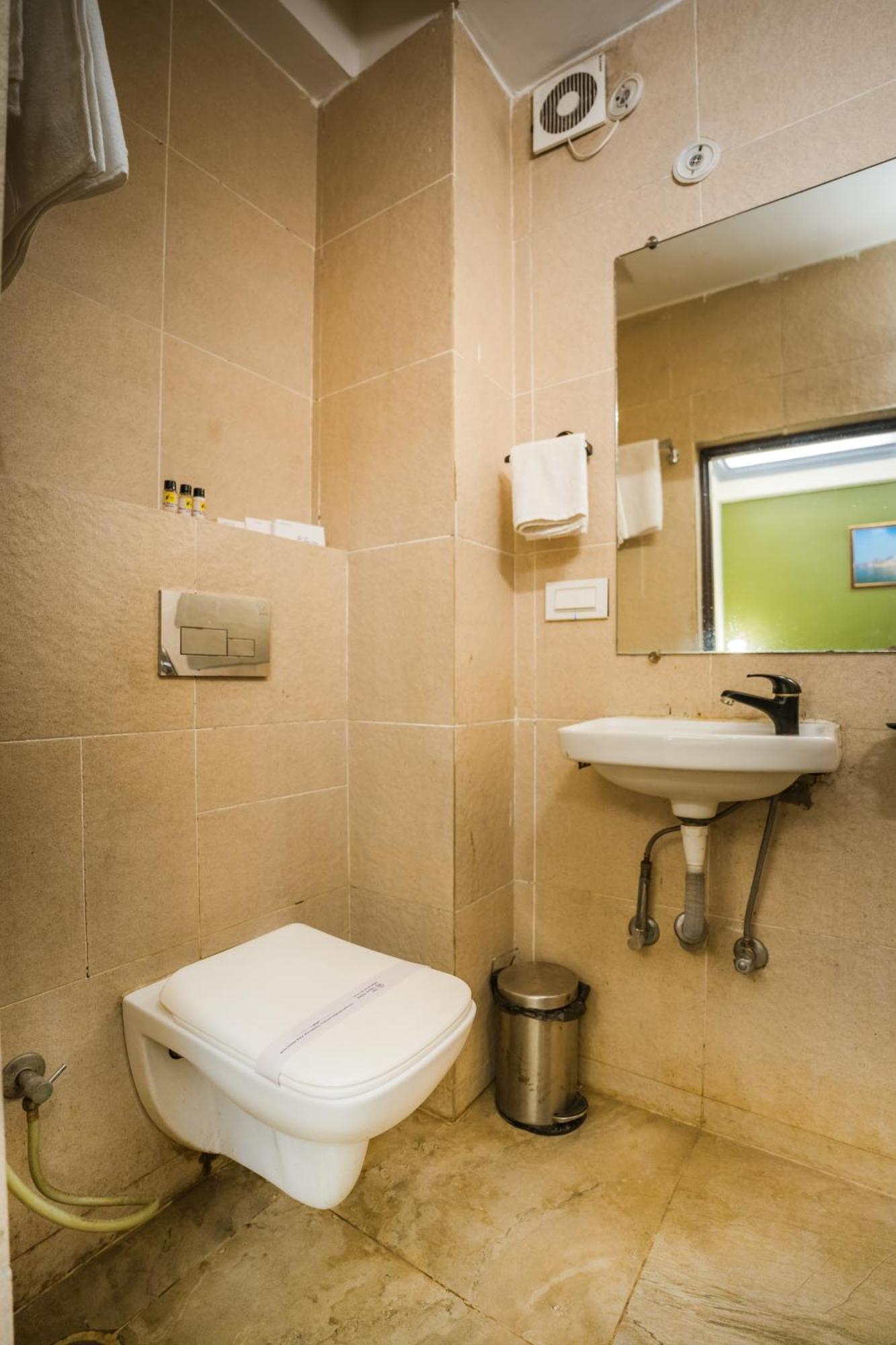 Tripli Hotels Silver Shine Varanasi Luaran gambar