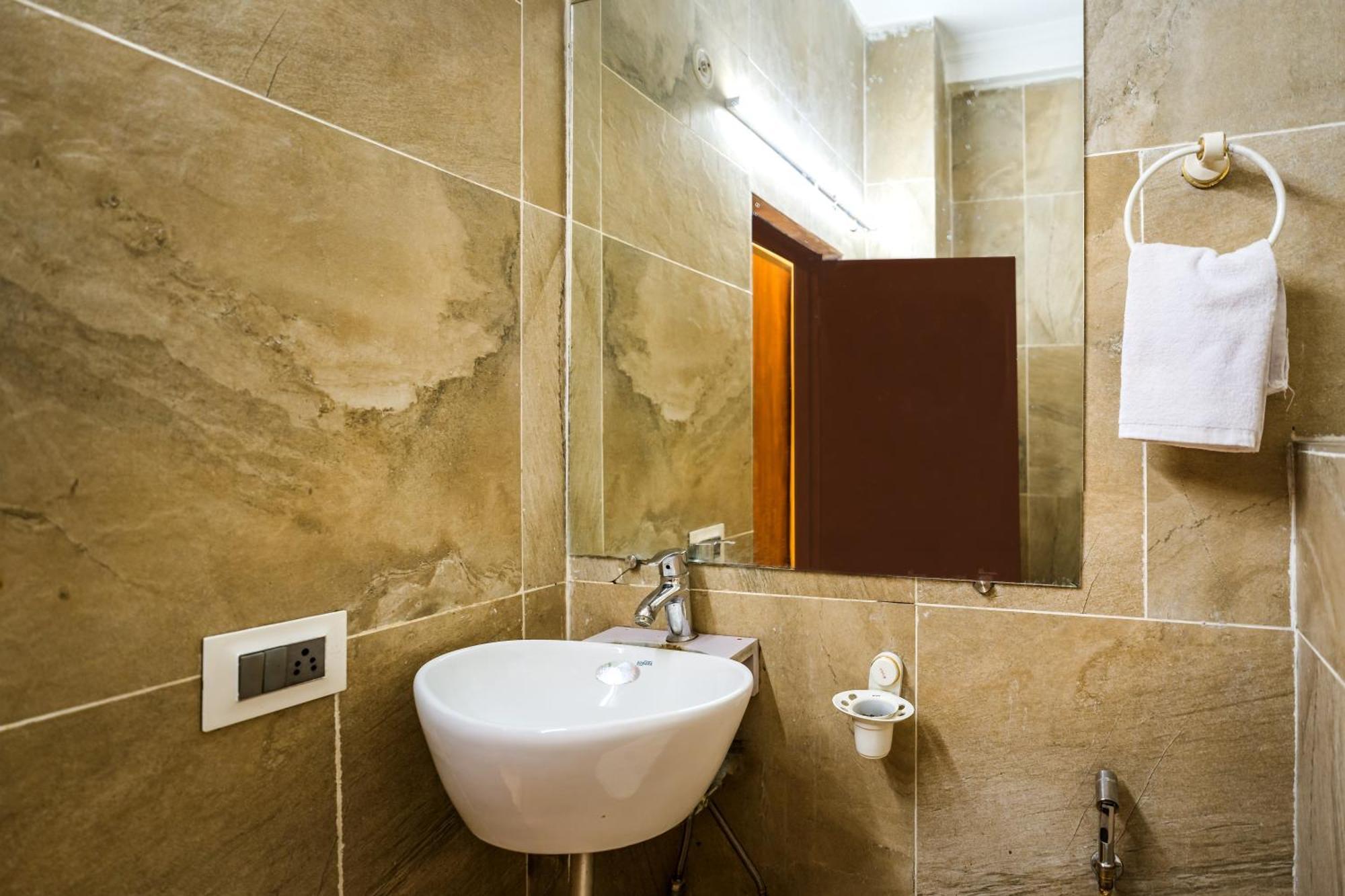 Tripli Hotels Silver Shine Varanasi Luaran gambar