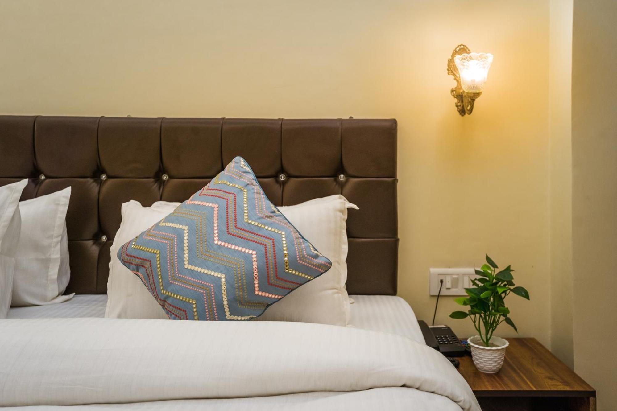 Tripli Hotels Silver Shine Varanasi Luaran gambar