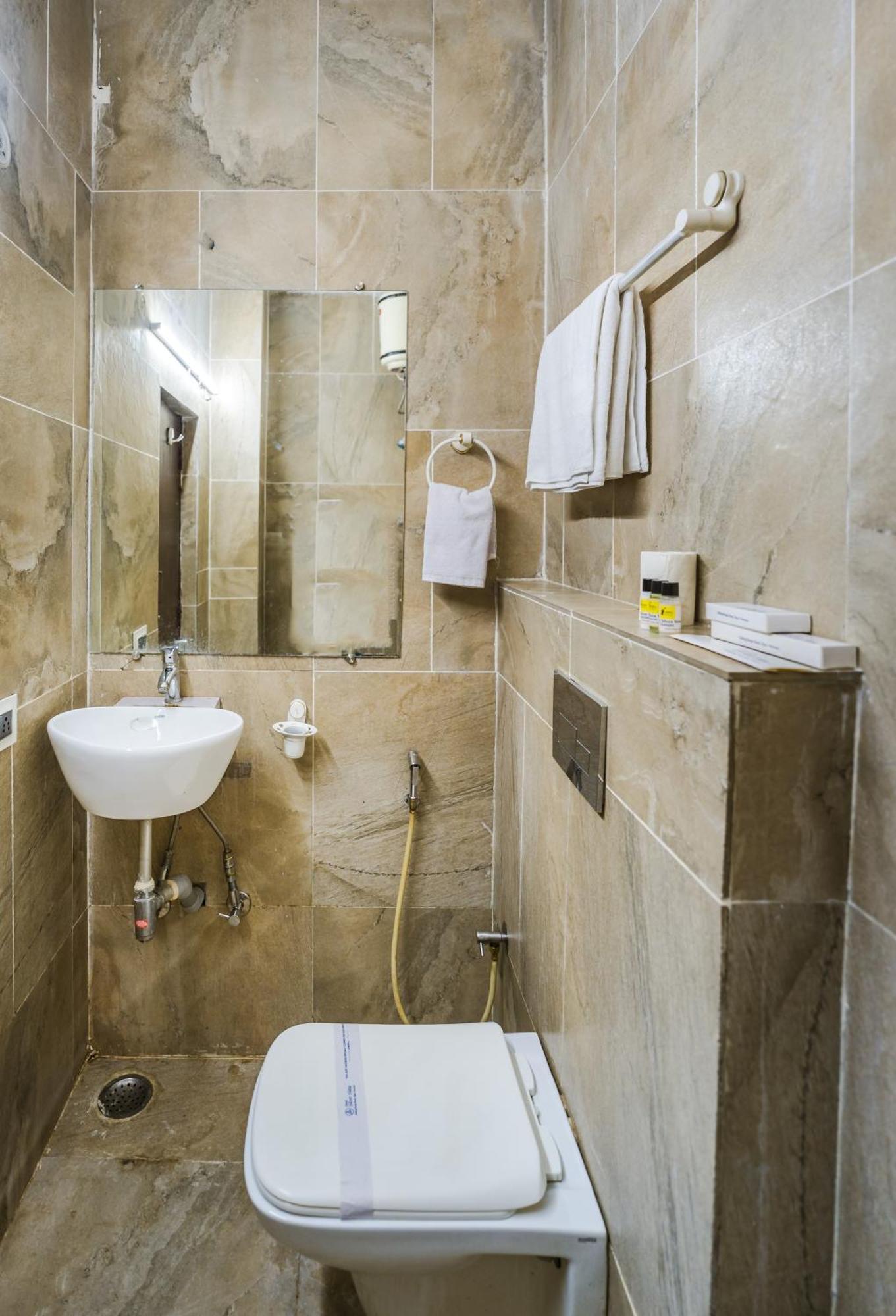 Tripli Hotels Silver Shine Varanasi Luaran gambar